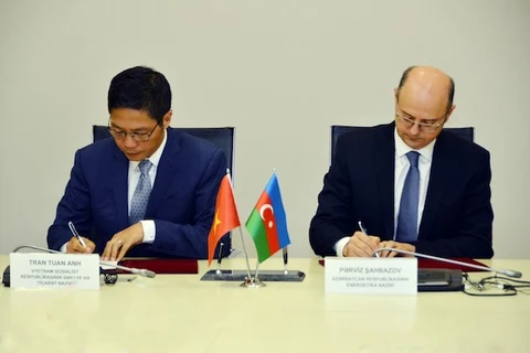 Bộ trưởng Bộ Công Thương Trần Tuấn Anh và Bộ trưởng Bộ Năng lượng Azerbaijan Parviz Shakhbazov tại cuộc họp. (Nguồn: azertag.az)