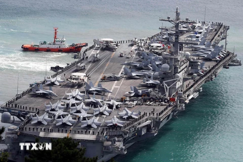 Tàu sân bay USS Ronald Reagan của Mỹ. (Nguồn: AFP/TTXVN)