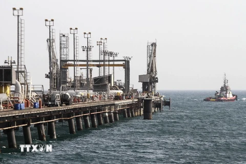 Một cơ sở lọc dầu của Iran trên đảo Khark. (Nguồn: AFP/TTXVN)