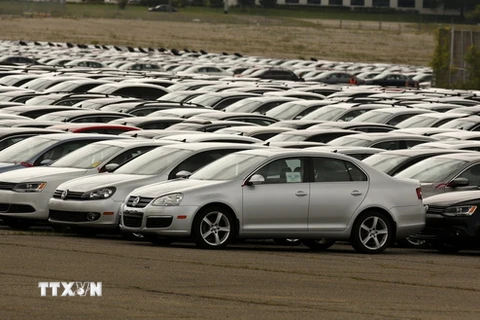 Ôtô của Tập đoàn Volkswagen và Audi tại một bãi đỗ xe ở Michigan, Mỹ. (Nguồn: AFP/TTXVN)