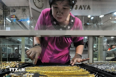 Một cửa hàng vàng ở Jakarta, Indonesia. (Nguồn: AFP/TTXVN)