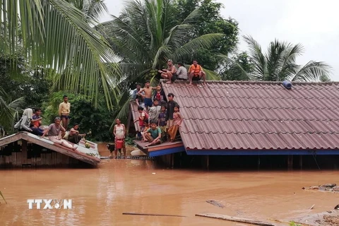 Cảnh ngập lụt sau khi đập thủy điện ở tỉnh Attapeu, Lào bị vỡ. (Nguồn: THX/TTXVN)