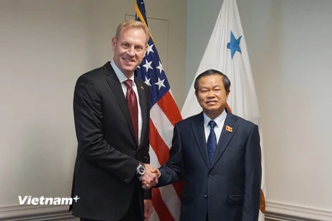 Đại tướng, Phó Chủ tịch Quốc hội Đỗ Bá Tỵ đến thăm Bộ Quốc phòng Mỹ và gặp Thứ trưởng Bộ Quốc phòng Mỹ Patrick Shanahan. (Ảnh: Đặng Huyền/TTXVN)