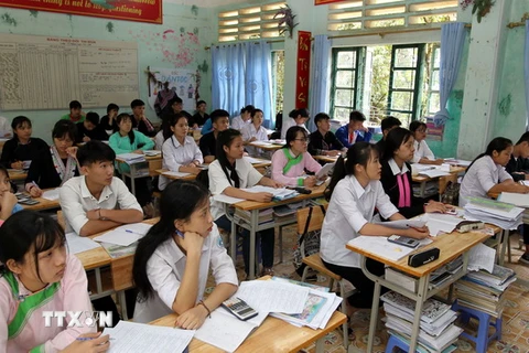 Học sinh lớp 12 trường Phổ thông Dân tộc nội trú tỉnh Lào Cai. (Ảnh: Quốc Khánh/TTXVN)