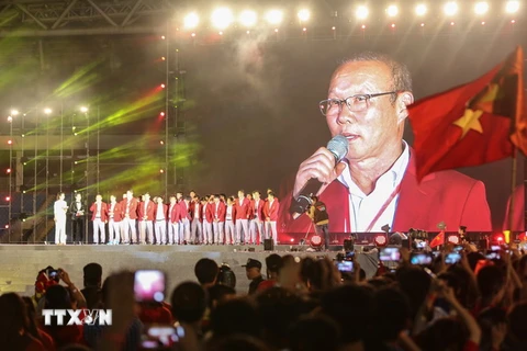 Huấn luyện viên trưởng đội tuyển bóng đá nam Olympic Việt Nam Park Hang-seo phát biểu tại Lễ vinh danh. (Ảnh: Trọng Đạt/TTXVN)