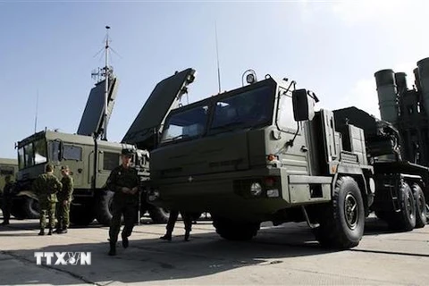 Hệ thống S-400 Triumph của Nga được trưng bày tại Elektrostal. (Nguồn: AFP/TTXVN)