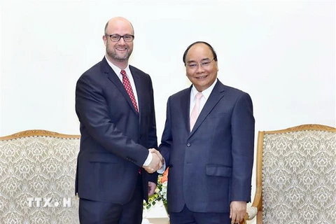 Thủ tướng Nguyễn Xuân Phúc tiếp ông Adam Sitkoff, Giám đốc điều hành Hiệp hội Doanh nghiệp Hoa Kỳ. (Ảnh: Thống Nhất/TTXVN)
