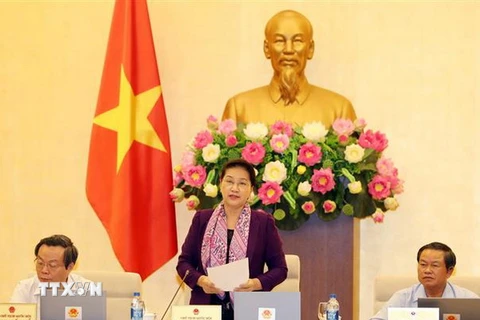 Chủ tịch Quốc hội Nguyễn Thị Kim Ngân chủ trì và phát biểu bế mạc Phiên họp thứ 27 của Ủy ban Thường vụ Quốc hội. (Ảnh: Trọng Đức/TTXVN)