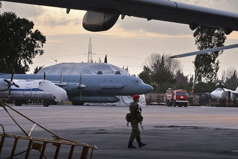 Máy bay Il-20 tại một căn cứ quân sự ở Syria. (Nguồn: AP)