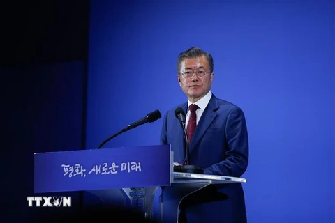 Tổng thống Hàn Quốc Moon Jae-in phát biểu tại một cuộc họp báo ở Seoul. (Nguồn: THX/TTXVN)