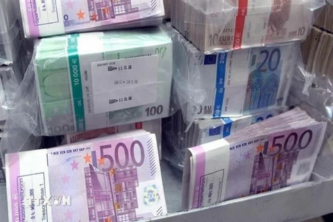 Các đồng tiền giấy euro. (Nguồn: IRNA/TTXVN)