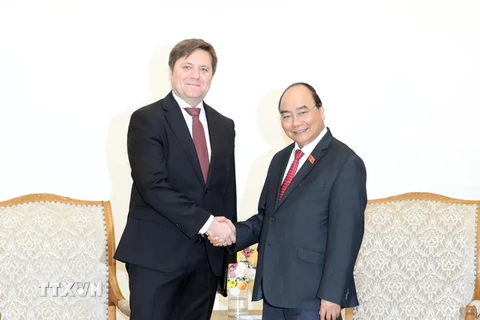 Thủ tướng Nguyễn Xuân Phúc tiếp Đại sứ Ba Lan tại Việt Nam Wojciech Gerwel. (Ảnh: Thống Nhất/TTXVN)