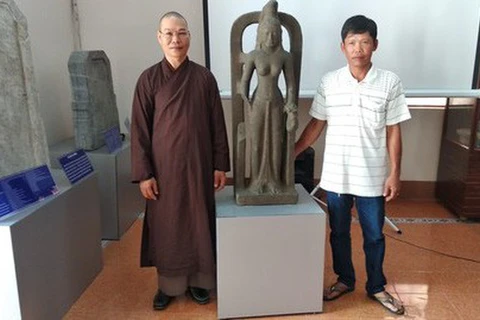 Trưng bày tượng nữ thần Saraswati lần đầu được tìm thấy ở Việt Nam