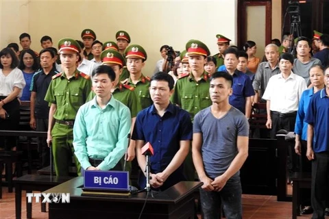 Phiên xét xử sơ thẩm ba bị cáo Hoàng Công Lương, Bùi Mạnh Quốc, Trần Văn Sơn ngày 5/6. (Ảnh: Thanh Hải/TTXVN)