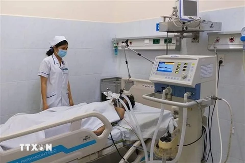 Bệnh nhân Nguyễn Văn Dũng điều trị tại Bệnh viện đa khoa tỉnh Đồng Nai. (Ảnh: Lê Xuân/TTXVN)