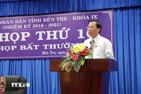 Chủ tịch Hội đồng Nhân dân ông Phan Văn Mãi phát biểu tại kỳ họp. (Ảnh: Huỳnh Phúc Hậu/TTXVN)