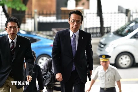 Vụ trưởng Vụ các vấn đề châu Á và châu Đại Dương thuộc Bộ Ngoại giao Nhật Bản, ông Kenji Kanasugi (ảnh, giữa). (Nguồn: AFP/TTXVN)