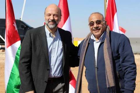 Thủ tướng Iraq Adel Abdul-Mahdi và người đồng cấp Jordan Omar Razzaz tham gia sự kiện. (Nguồn: Reuters)