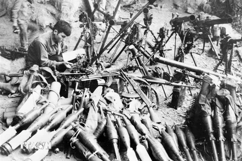Vũ khí của địch bị bộ đội Việt Nam thu được tại huyện Hòa An, tỉnh Cao Bằng, tháng 2/1979. (Ảnh: Quang Khanh/TTXVN)