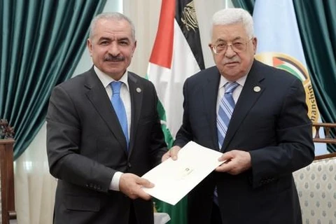 Tổng thống Abbas bổ nhiệm ông Mohammad Shtayeh làm Thủ tướng mới. (Nguồn: Reuters)