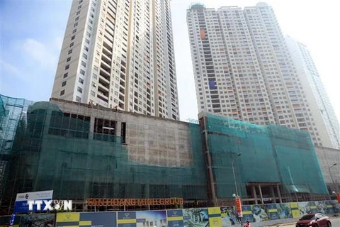 Tổ hợp chung cư cao cấp D’Capitale Trần Duy Hưng với quy mô khoảng hơn 1.700 căn hộ. (Ảnh: Nguyễn Thắng/TTXVN)