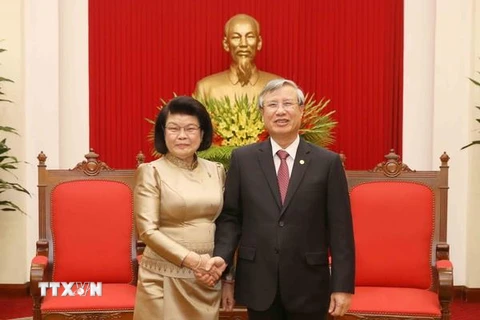 Thường trực Ban Bí thư Trần Quốc Vượng tiếp Phó Chủ tịch thứ hai Quốc hội Vương quốc Campuchia Khuon Sudary. (Ảnh: Phương Hoa/TTXVN)