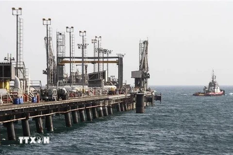 Một cơ sở lọc dầu ở Đảo Khark, Iran. (Nguồn: AFP/TTXVN)