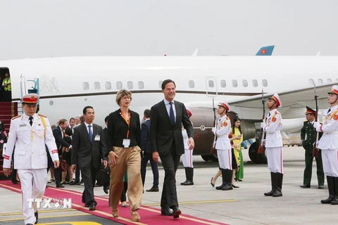 Thủ tướng Vương quốc Hà Lan Mark Rutte đến Sân bay quốc tế Nội Bài (Hà Nội). (Ảnh: Dương Giang/TTXVN)