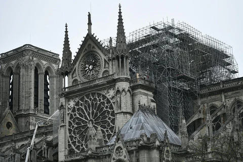 Nhà thờ Đức Bà Paris sau vụ hỏa hoạn, ngày 16/4. (Nguồn: AFP/TTXVN)