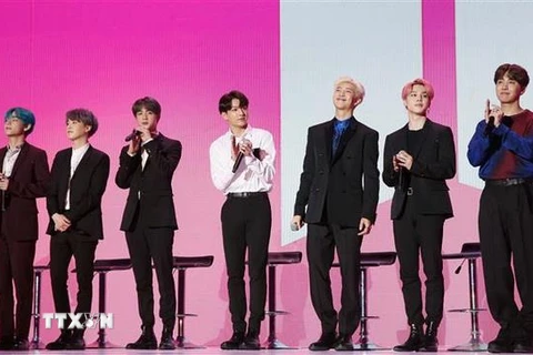 Nhóm nhạc BTS với bảy thành viên. (Nguồn: Yonhap/TTXVN)