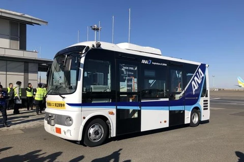 Xe buýt tự hành tại sân bay Haneda. (Nguồn: japantimes.co.jp)