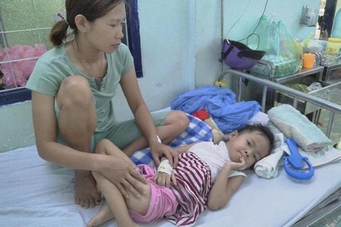 Kon Tum: Bé gái 5 tuổi bị chó nhà nuôi cắn đã qua cơn nguy kịch