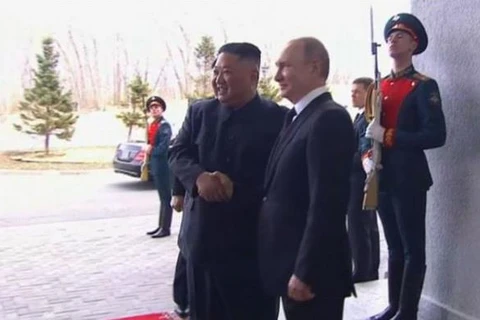 Tổng thống Nga Vladimir Putin và nhà lãnh đạo Triều Tiên Kim Jong-un. (Nguồn: CNN)