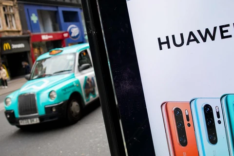 Panô quảng cáo Huawei tại London. (Nguồn: AFP)