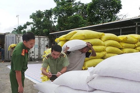 Yêu cầu làm rõ nguồn gốc 440 tấn hạt dẻ đang tạm giữ tại Lào Cai