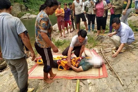 Yên Bái: Một người tử vong nghi do bị điện giật khi đi kích cá ở suối