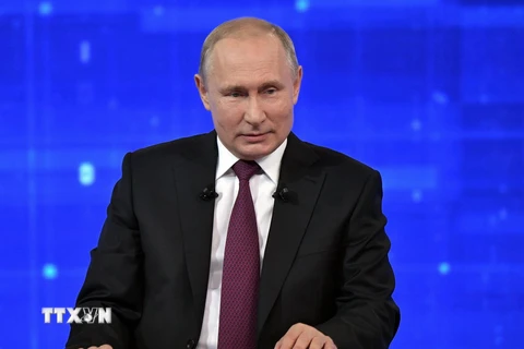 Tổng thống Nga Vladimir Putin trong cuộc đối thoại trực tuyến với người dân ở thủ đô Moskva ngày 20/6. (Nguồn: AFP/TTXVN)