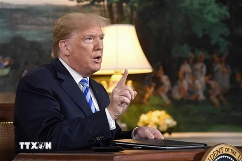 Tổng thống Mỹ Donald Trump phát biểu với báo giới sau khi ký sắc lệnh trừng phạt Iran, tại Nhà Trắng ngày 8/5/2018. (Nguồn: AFP/TTXVN)