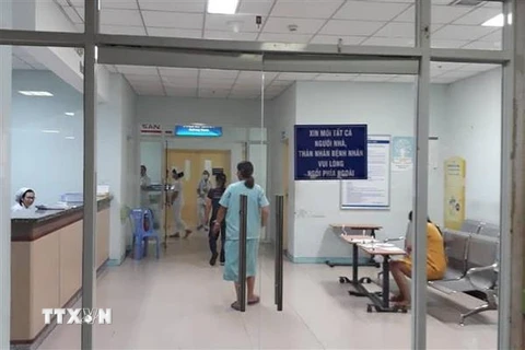 Hiện trường vụ người nhà bệnh nhân hành hung bác sĩ ngay trong Bệnh viện Đa khoa Đồng Nai. (Ảnh: Lê Xuân/TTXVN)