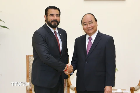 Thủ tướng Nguyễn Xuân Phúc tiếp Ngài Servio S. Samudio B, Đại sứ Panama tại Việt Nam đến chào từ biệt, kết thúc nhiệm kỳ công tác. (Ảnh: Dương GiangTTXVN)