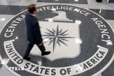 Biểu tượng CIA tại trụ sở CIA ở Langley, Virginia, Mỹ. (Ảnh: AFP/TTXVN)