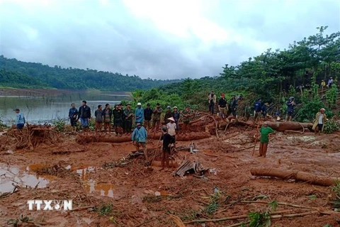 Hiện trường vụ sạt lở đất tại xã Đắk Sin, huyện Đắk R’lấp, tỉnh Đắk Nông. (Ảnh: TTXVN phát)