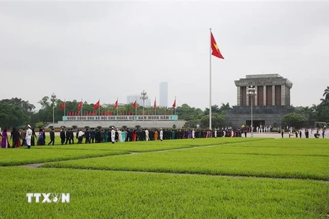 Lễ viếng Chủ tịch Hồ Chí Minh, lễ tưởng niệm các Anh hùng liệt sỹ sẽ được tiếp tục tổ chức từ ngày 15/8. (Ảnh: Dương Giang/TTXVN)