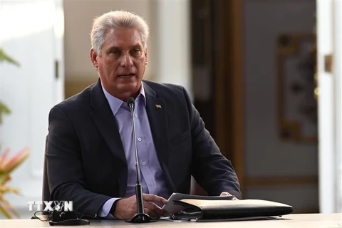 Chủ tịch Cuba Miguel Diaz-Canel phát biểu tại một diễn đàn ở Caracas, Venezuela ngày 28/7. (Ảnh: AFP/TTXVN)