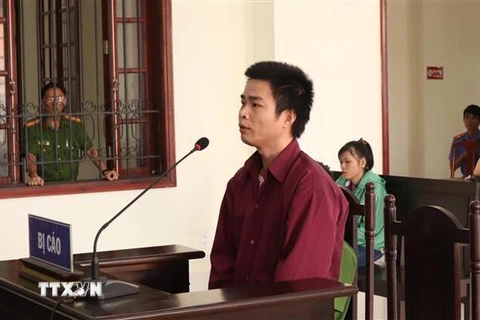 Bị cáo Nguyễn Tuấn Trung tại phiên tòa. (Ảnh: Đậu Tất Thành/TTXVN)