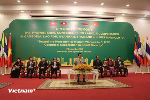 Thủ tướng Campuchia Samdech Hun Sen và Trưởng đoàn các nước chủ trì Hội nghị. (Ảnh: Trần Long-Minh Hưng/Vietnam+)