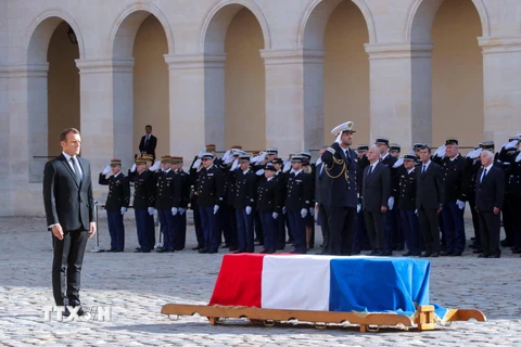 Tổng thống Pháp Emmanuel Macron tại lễ tang cố Tổng thống Jacques Chirac ở thủ đô Paris ngày 30/9. (Ảnh: AFP/TTXVN)