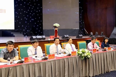 Lãnh đạo tỉnh Quảng Ninh giải đáp các thắc mắc của doanh nghiệp. (Nguồn: baoquangninh.com.vn)