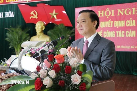 Ông Nguyễn Khắc Định, tân Bí thư Tỉnh ủy Khánh Hòa, phát biểu sau khi nhận Quyết định của Bộ Chính trị. (Ảnh: Tiên Minh/TTXVN)