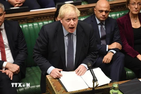 Thủ tướng Anh Boris Johnson phát biểu tại phiên họp Quốc hội ở London, Anh. (Ảnh: AFP/TTXVN)